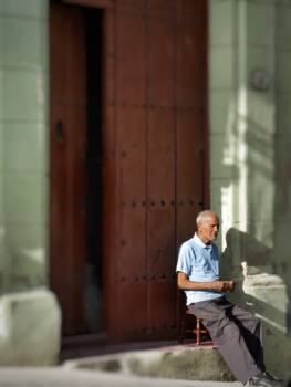 Havana - Typisch: in de deuropening in Havana