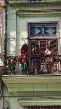 Havana - Typisch: op het balkon in Havana
