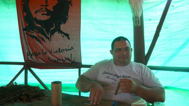 Viñales Valley - Sigaren rollen