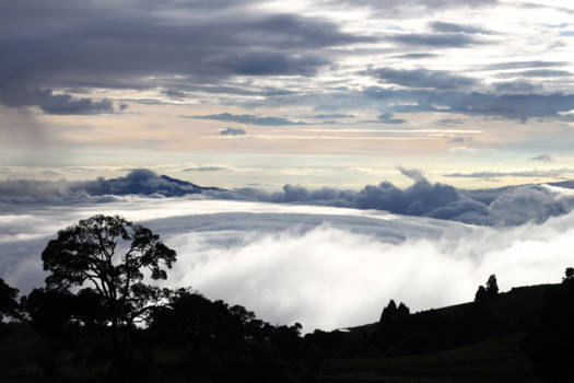 Costa Rica - Boven het wolkendek in het Centrale Hoogvlakte van Costa Rica