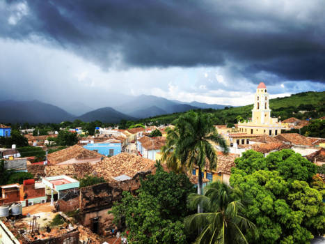 Trinidad (Cuba) - Trinidad maakt zich op voor een tropische regenbui