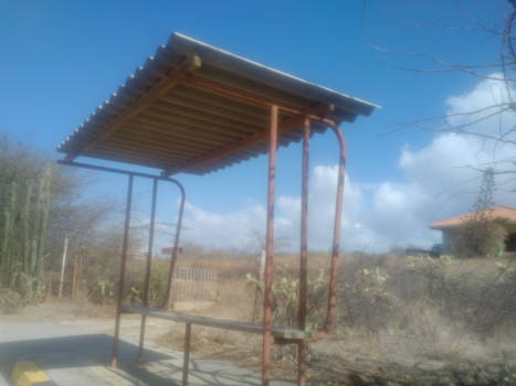 Curaçao - Bushokje met dak tegen de brandende zon ipv de Hollandse regen