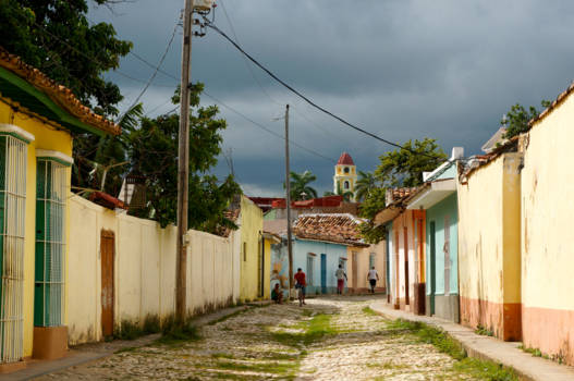 Trinidad (Cuba) - Donkere wolken boven kleurrijk Trinidad!
