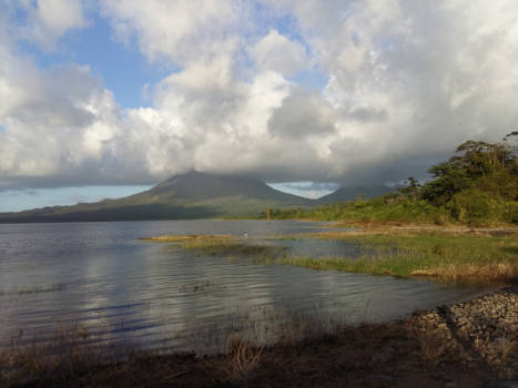 Costa Rica - Volcano in de mist