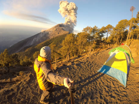 Antigua - Uitbarsting vulkaan Fuego te Antiqua