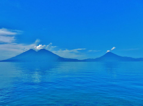 Guatemala - Lago Aititlan, in het mooiste licht.