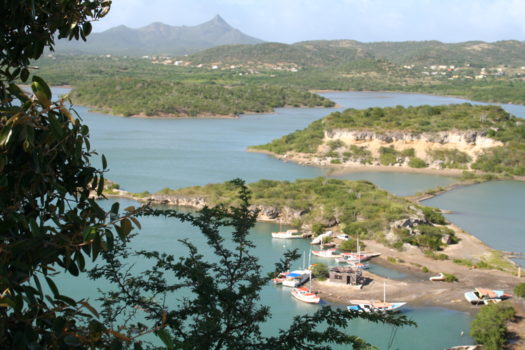 Curaçao - Santa Martha baai met christoffelberg