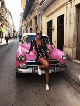 Cuba - Pink car in Cuba