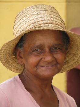 Trinidad (Cuba) - Oma met strohoedje