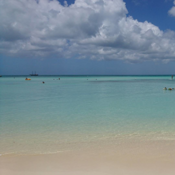 Aruba - Blauwe zee