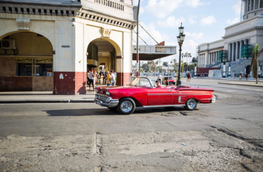 Havana - Oldtimer red