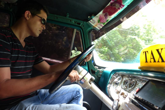 Trinidad (Cuba) - Taxichauffeur in Bayamo