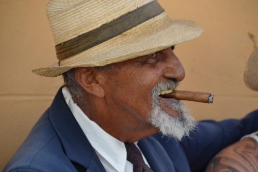 Cuba - Echte Cubaan.. mét sigaar!