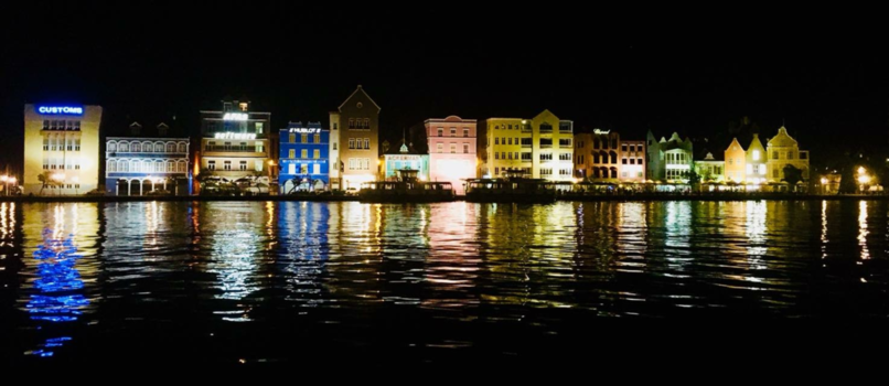 Curaçao - Handelskade by night