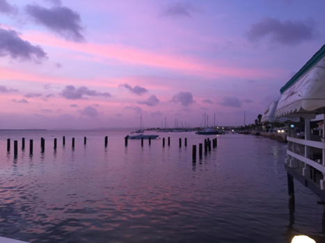 Kralendijk - Zonsondergang bij Karels Beachbar #nofilter
