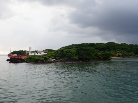 Roatán - Tropical wrackage