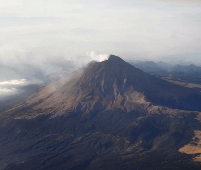 Mexico - De Popocatépetl vanuit het vliegtuig
