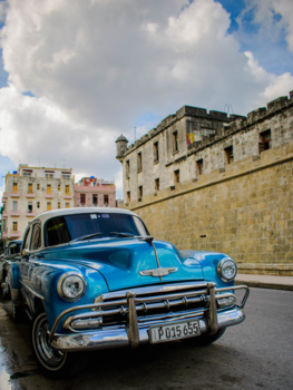 Havana - Classic car voor het politiebureau