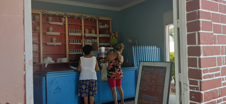 Varadero en Isla de Juventud - staatswinkeltje cuba