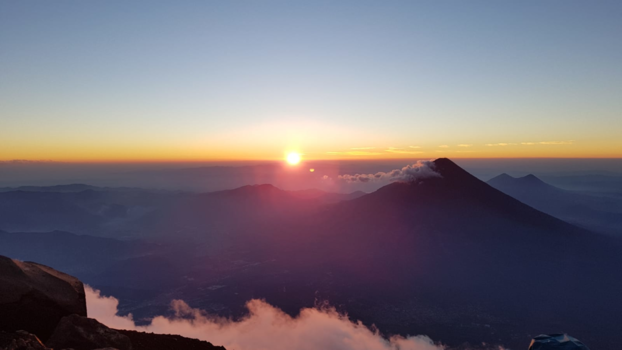 Antigua - Zonsopkomst vanaf vulkaan Acetanango