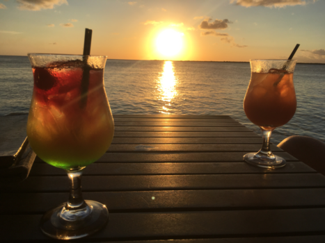 Kralendijk - Ondergaande zon bij "restaurant Karel's" in Kralendijk