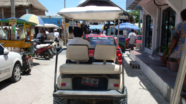 Mexico - Rondscheuren in een golfkar