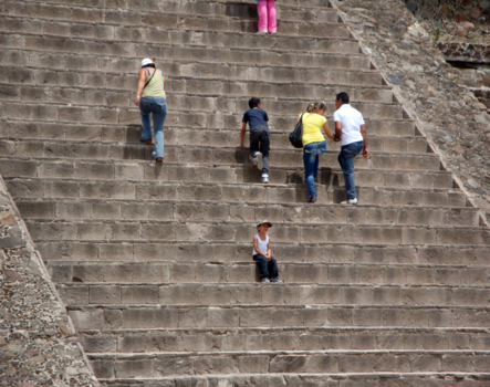 Mexico - Chilling on the Pyramids of Teotihuacan