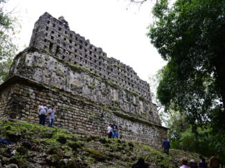 San Cristóbal en Palenque - Eén van de tempels van Yaxchilán