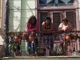 Havana - Typisch: op het balkon in Havana