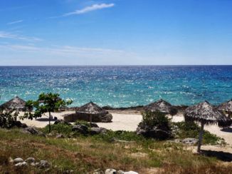 Trinidad (Cuba) - Strandje op weg naar Playa Ancón