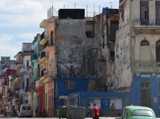 Havana - Vervallen huizen in Havana