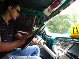 Trinidad (Cuba) - Taxichauffeur in Bayamo