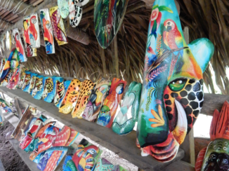 Costa Rica - Handgemaakte maskers van de Maleku indianen